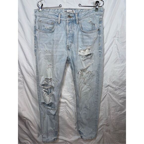Zara Light Wash Distressed Jeans - Size USA 31 - Picture 2 of 6